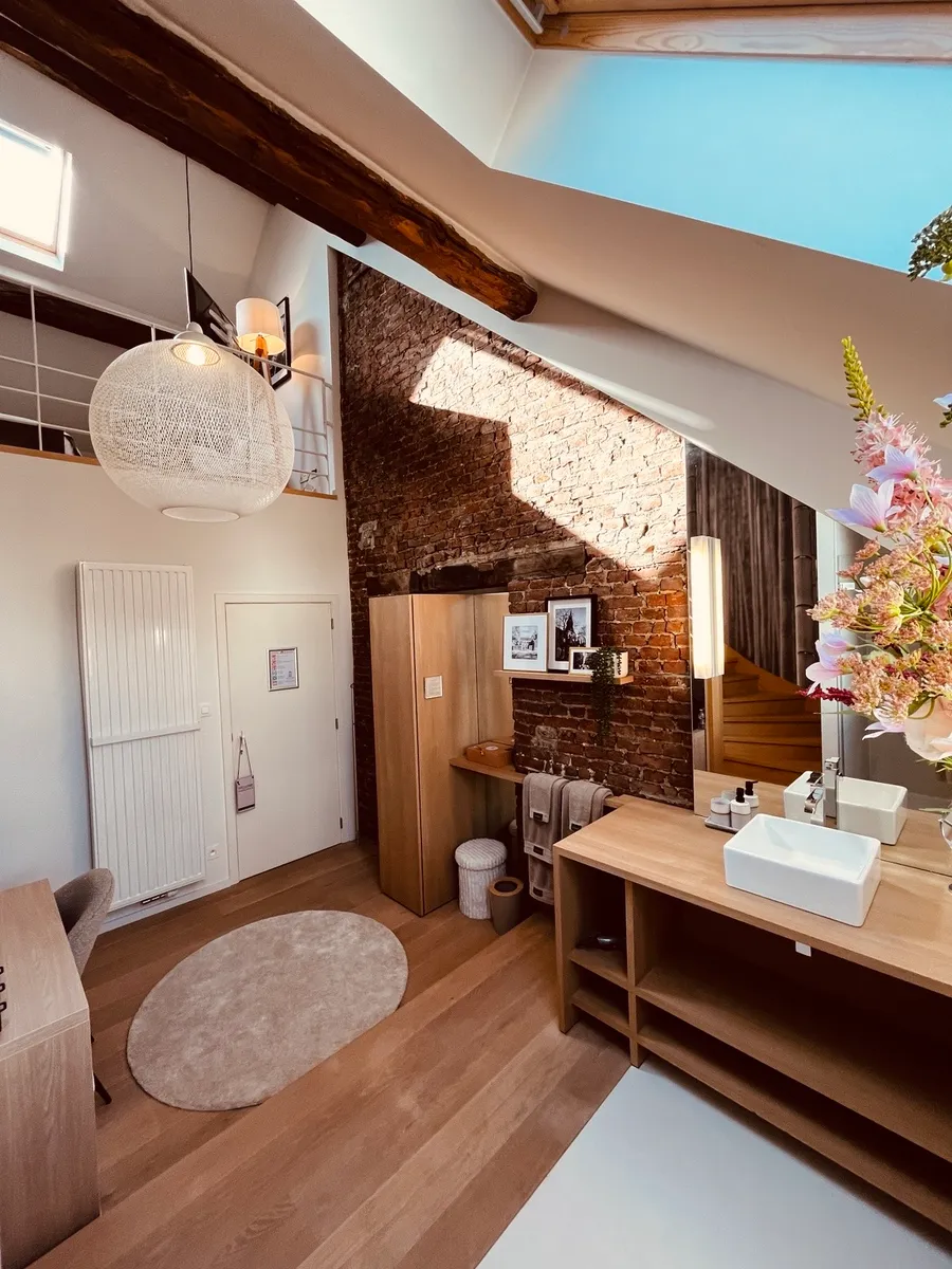 Skylight mezzanine